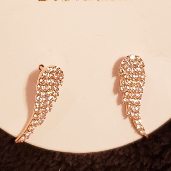 NWT! B.b. Lila Crystal pave wing stud earrings - Picture 3 of 6